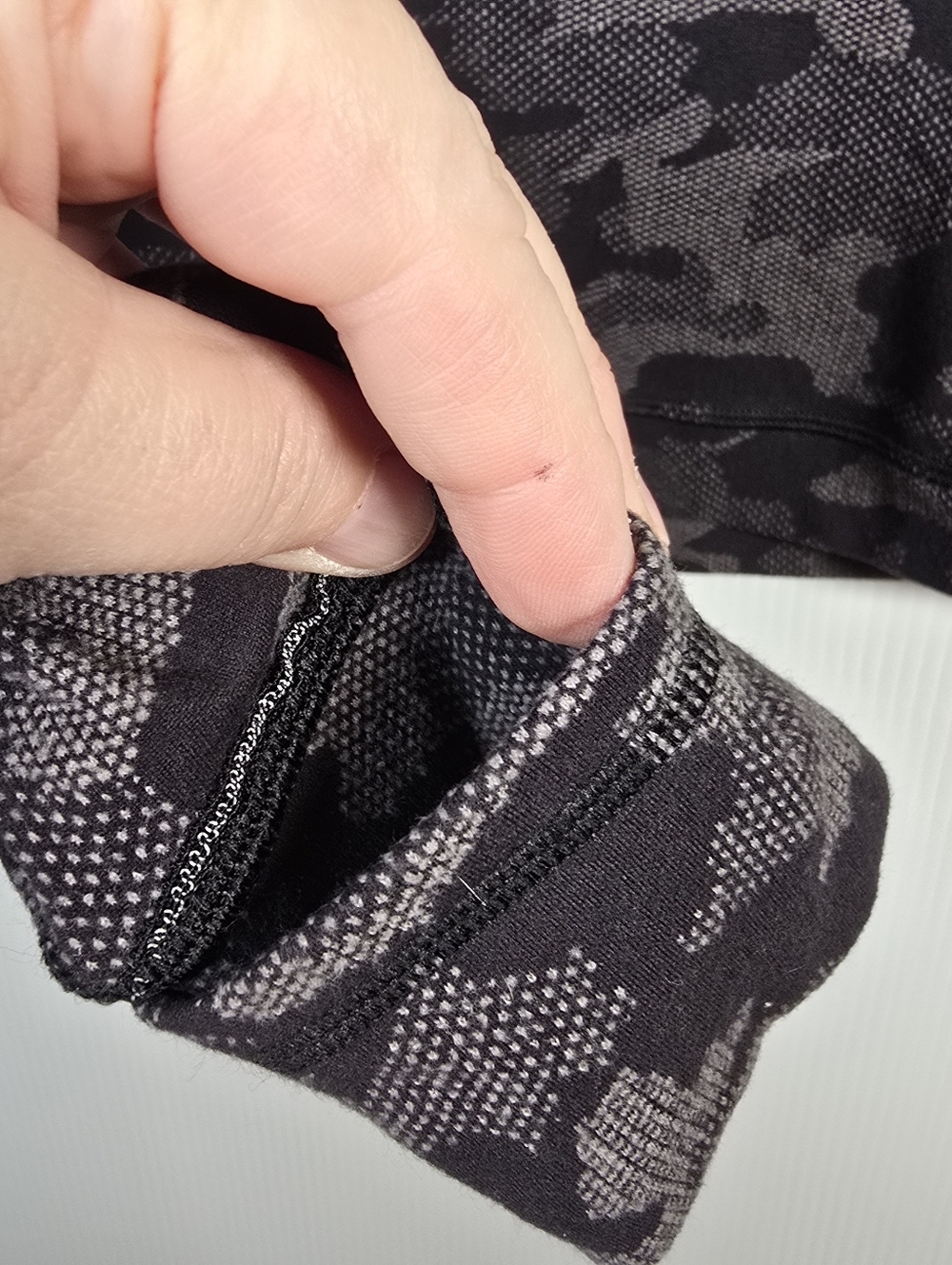 Lululemon Close to Crossing Long Sleeve Heritage Camo Jacquard Black Lunar Rock - Picture 10 of 15